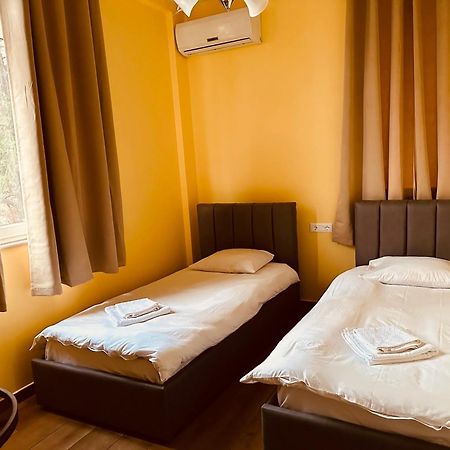 Auto Tana Guest House 티라나 외부 사진