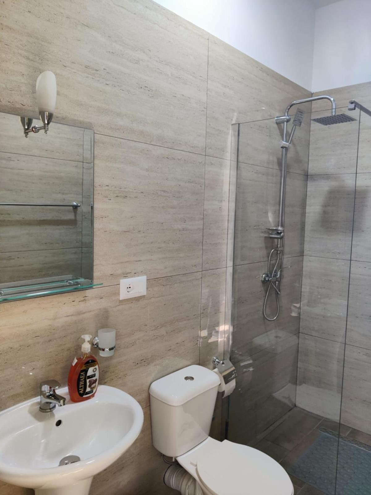 Auto Tana Guest House 티라나 외부 사진